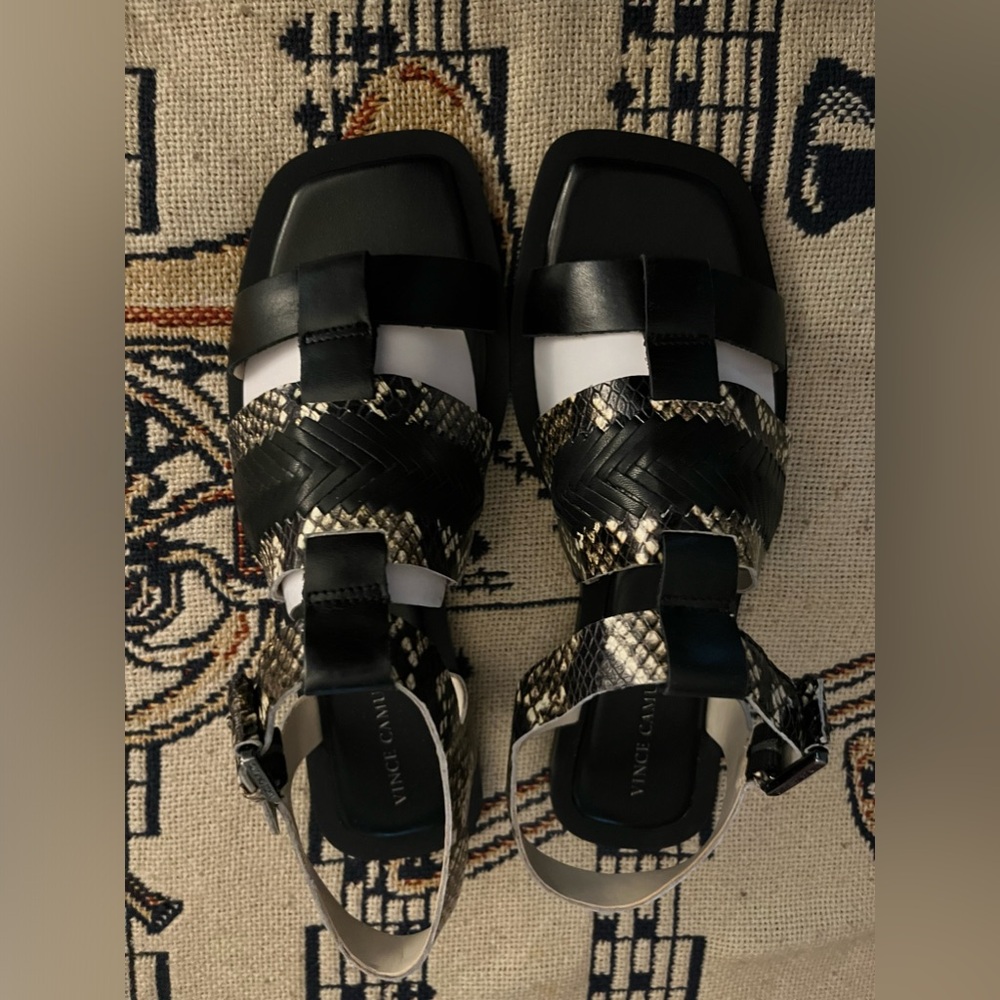 Vince Camuto Leather Woman’s Sandals Bachelen Snakeskin Embossed Size 6.5 Sz